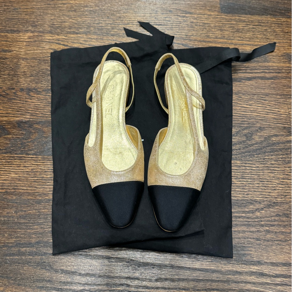 CHANEL Women's Gold and Black Slingbacks size 37.5